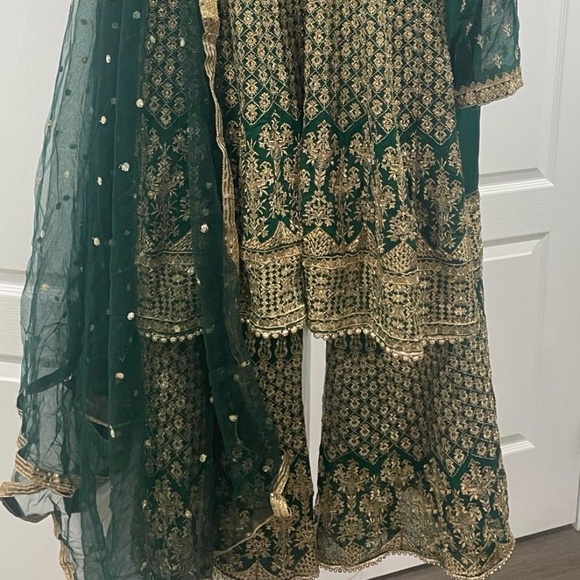 Green Sharara suit - Picture 2 of 2